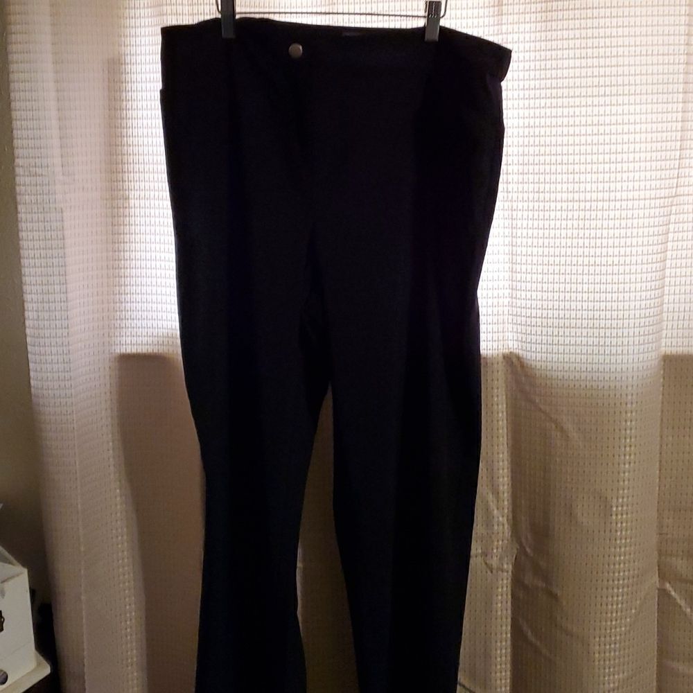 Addition by Chico's Active pants 2 short